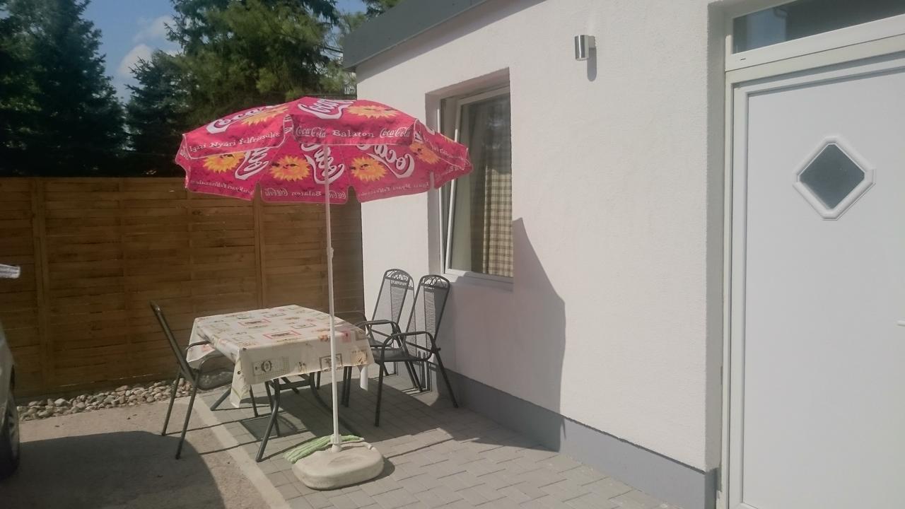 Piccolo Panzio Bed & Breakfast Balatonfenyves Exterior photo